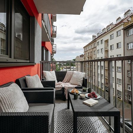 Prague Days - Bright Apartment - Balcony - Private Parking Luaran gambar