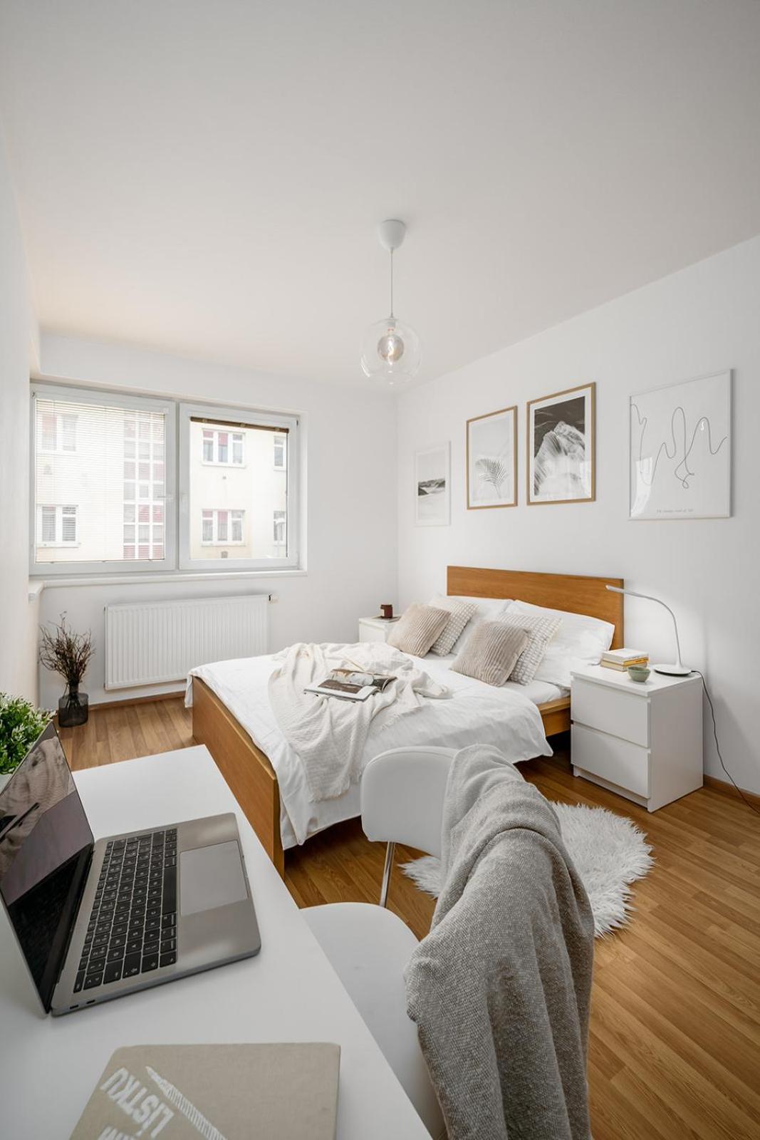 Prague Days - Bright Apartment - Balcony - Private Parking Luaran gambar