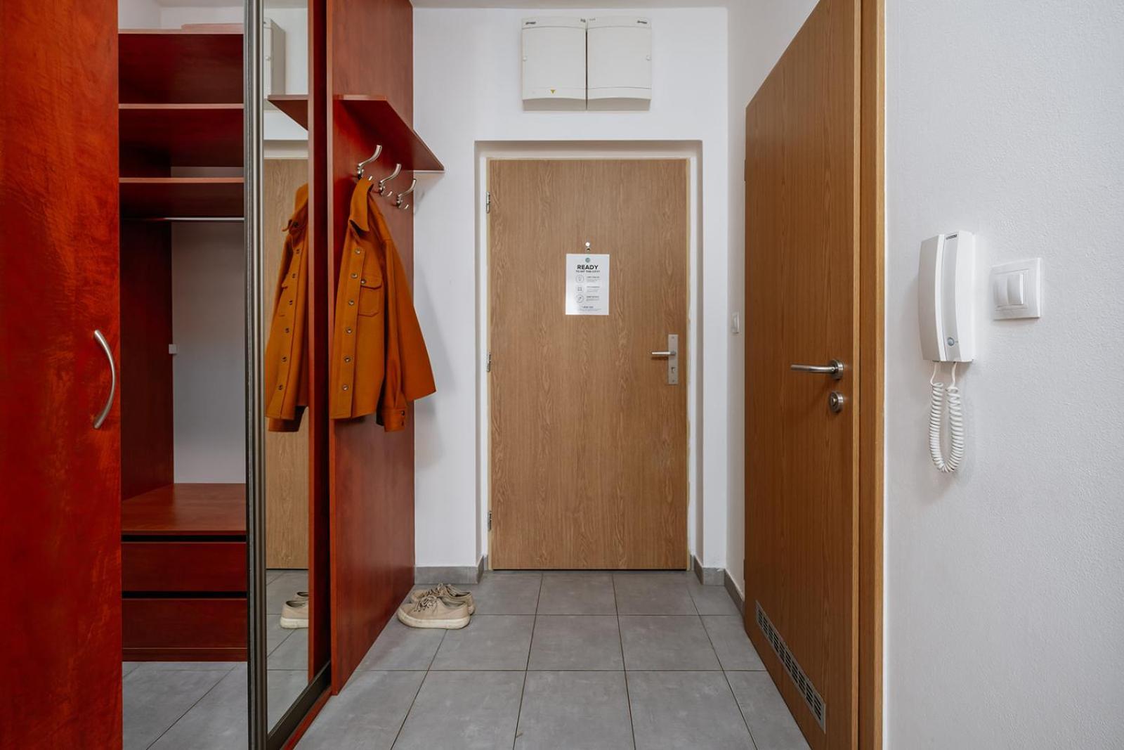 Prague Days - Bright Apartment - Balcony - Private Parking Luaran gambar